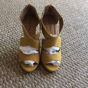 Mustard color heels